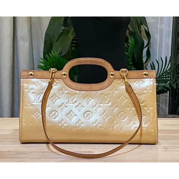 👛  AUTHENTIC LOUIS VUITTON ROXBURY DRIVE YELLOW VERNIS HANDBAG - Picture 2 of 16